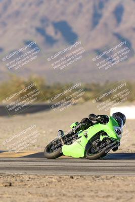 media/Dec-07-2025-CVMA (Sun) [[3e7d2de5dc]]/Race 18-Formula Twins-Formula 40 UL/